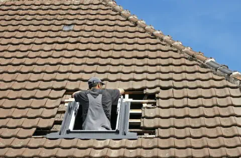 Pose de velux - Norges-la-Ville